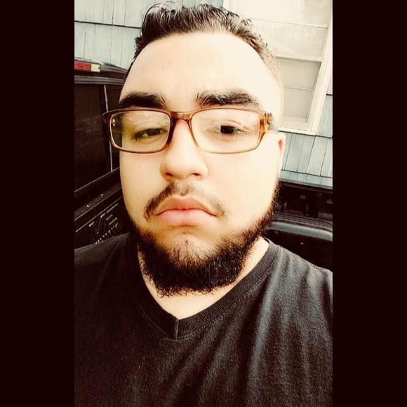 Meet your Posher, Dee - Picture 1 of 1